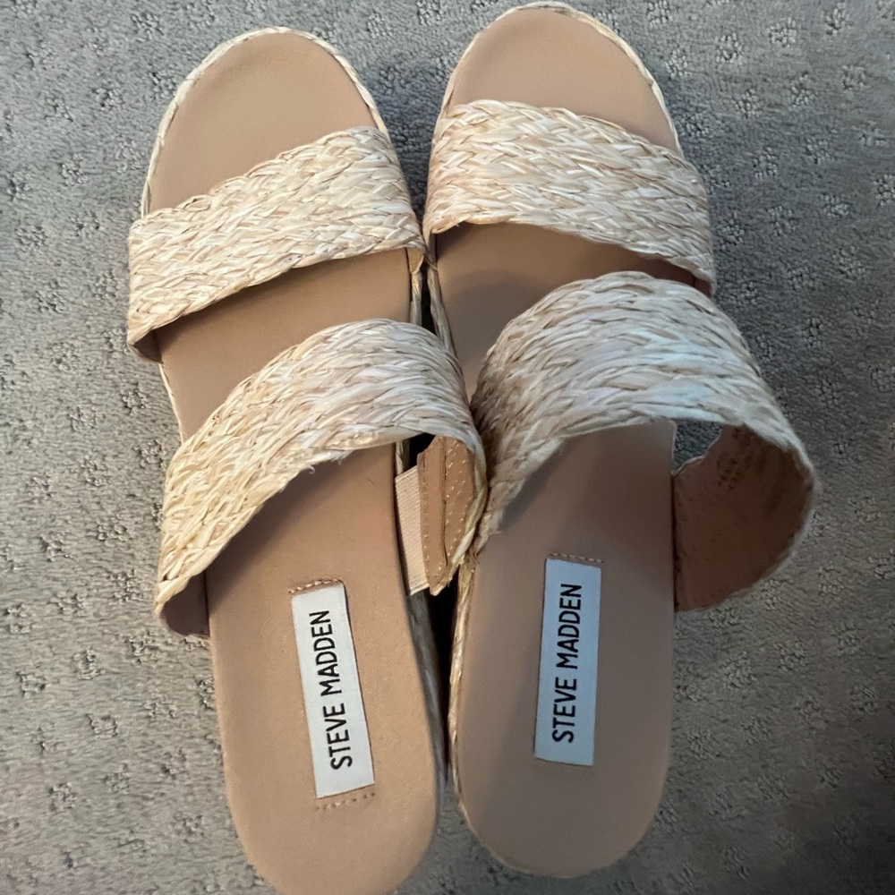 Steve Madden flat forms
